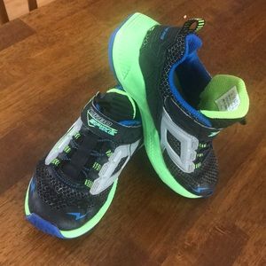 EUC- Sketchers Boys shoes size 12